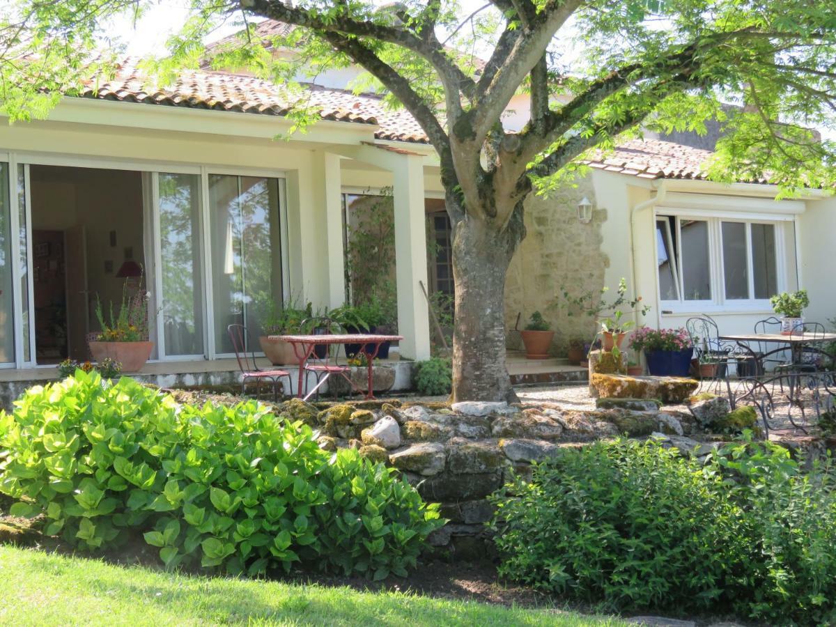 Les 4 Elements St Emilion Bed and Breakfast Branne  Εξωτερικό φωτογραφία