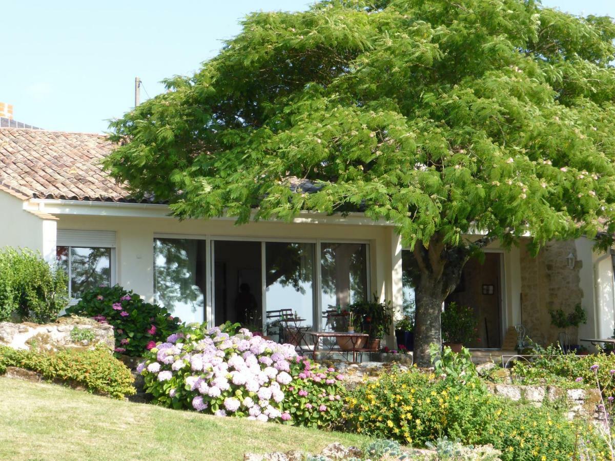 Les 4 Elements St Emilion Bed and Breakfast Branne  Εξωτερικό φωτογραφία
